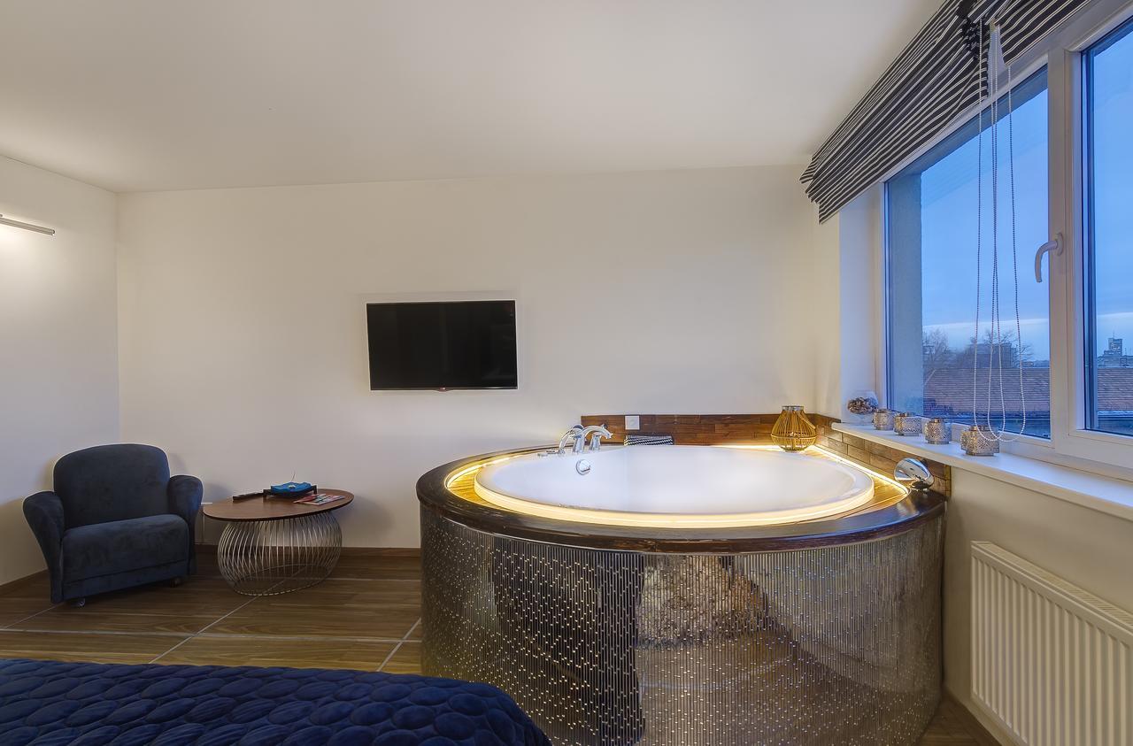 June Street Spa Apartments Вилнюс Екстериор снимка